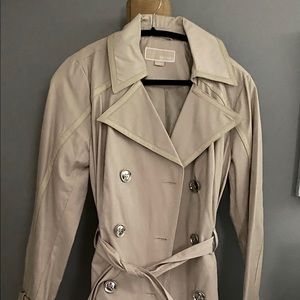 Beautiful Micheal Kors spring trench coat. Leather trim.  New. Size M